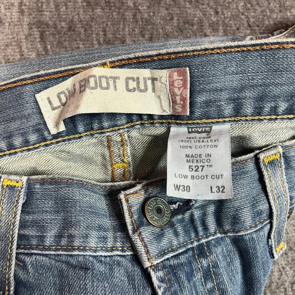 Levis 527 Low Boot Cut Jeans Mens 30x32 Light Wash Distressed Denim